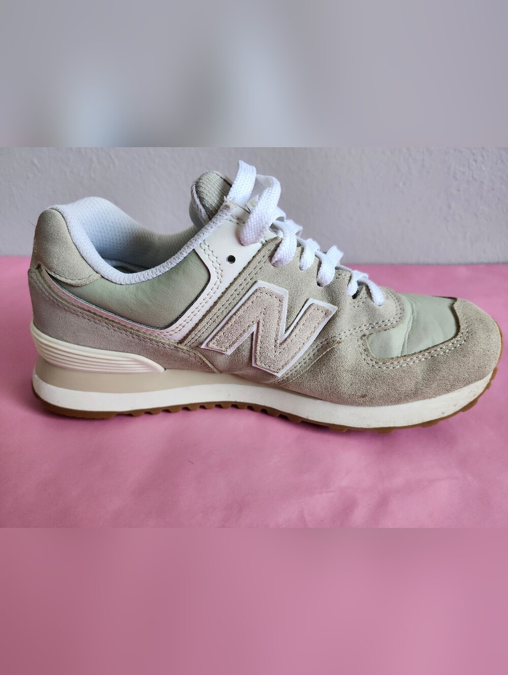 New Balance 574 Beige Suede Sneaker - Neutral Casual Trainer WL574QD2 Size 7.5
